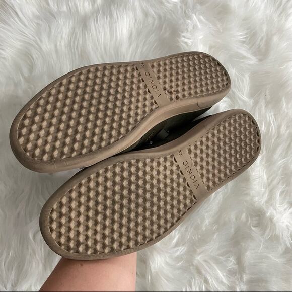 Vionic | Men’s Jerome Casual Sneakers Olive Green Suede Shoes Unisex Flat Size 7 - Picture 5 of 10